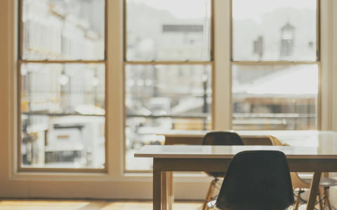 丙烯颜料用什么洗掉？从皮肤到家居，一文教你轻松去除！