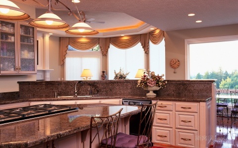 厨房插座带开关好还是不带好？入住新家半年，才发现自己用错了！